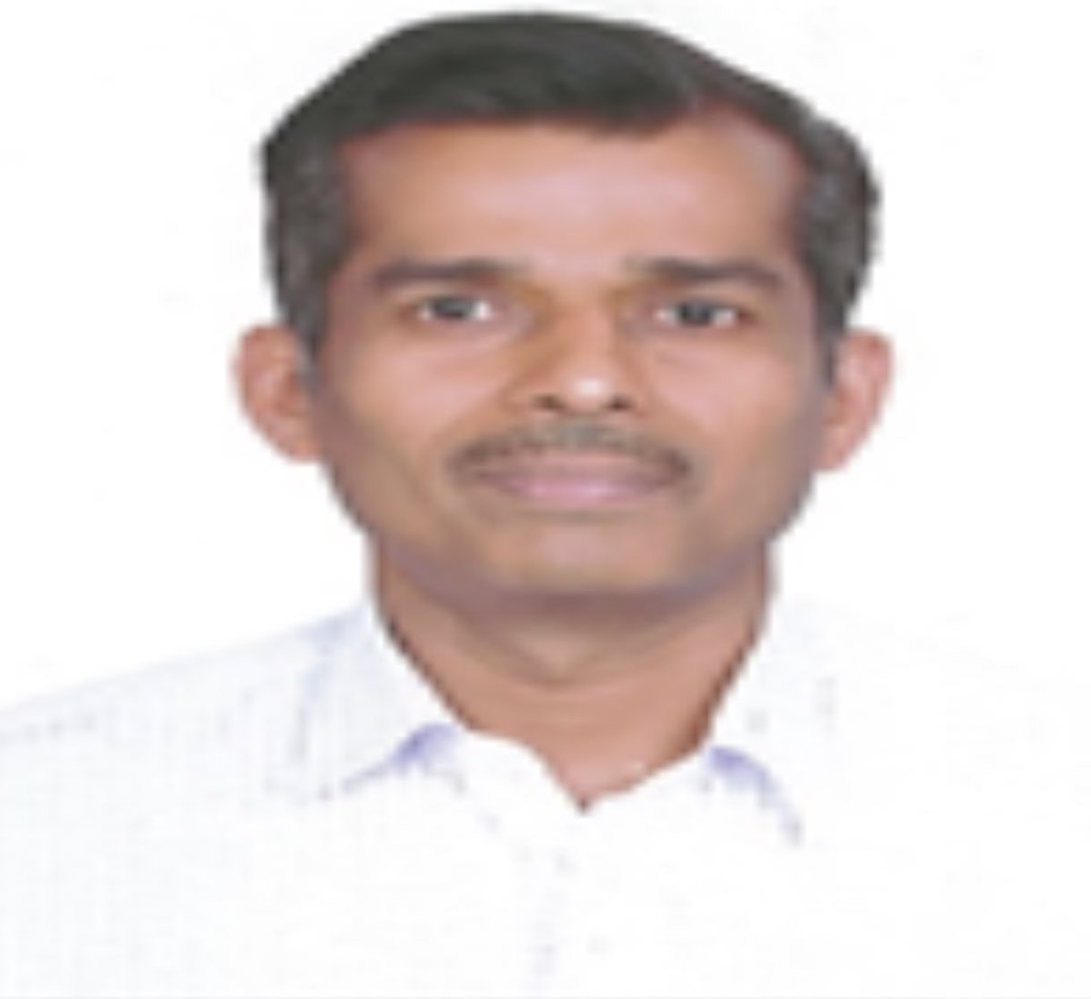 Railwhispers's tweet photo. We identified #RKRai-#AshokKumar as thoroughly inexperienced-who never handled tenders &amp; decision making positions after #SeniorScale. How were they trusted to open &amp; close #Vigilance cases? How can they analyse #tenders which are beyond their experience &amp; exposure?..
@CVCIndia https://t.co/uYzkxbszgO