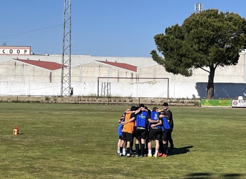 dumavgv's tweet photo. Un día para la ultima batalla..⚔️🍍⚽️ https://t.co/Hu80rFimst