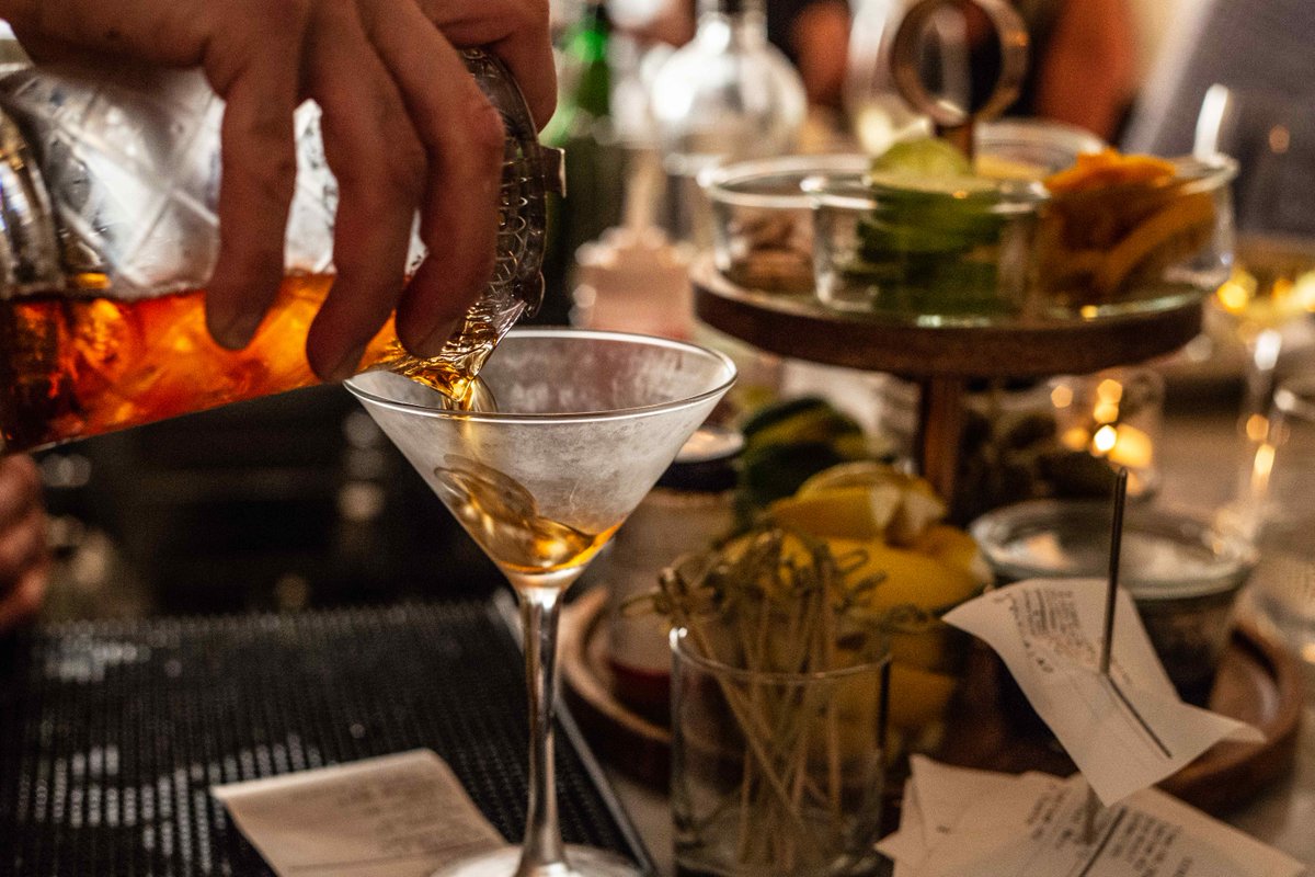 thecottagect's tweet photo. Thursday night #cocktail !

#ctcocktail #thirstythursday #eatlocal #westporteats #thecottage #restaurant #ct #connecticut #westport #foodie https://t.co/qRMcqFCzVe