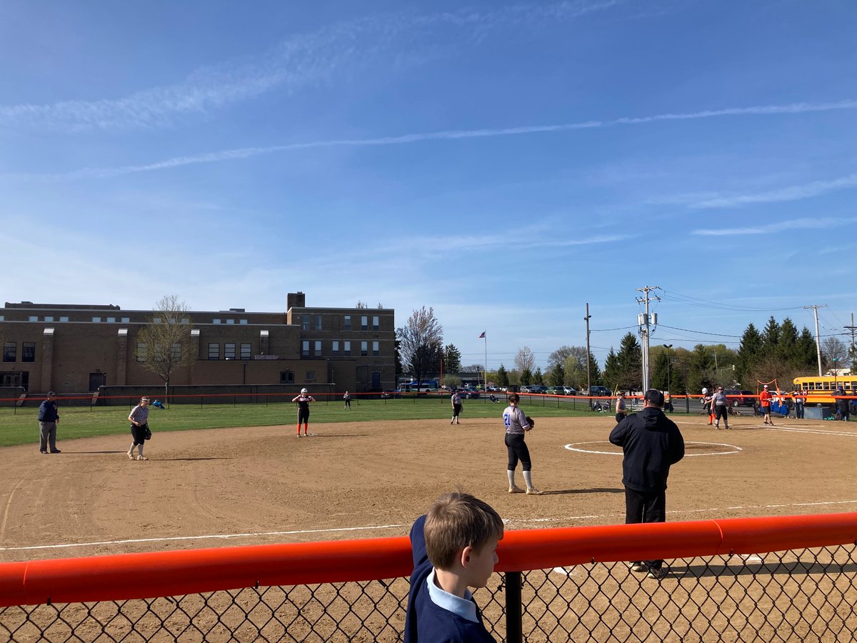 And the Ramblers take sole possession of the head of the region table.
#RollRamblers #CPsoftball