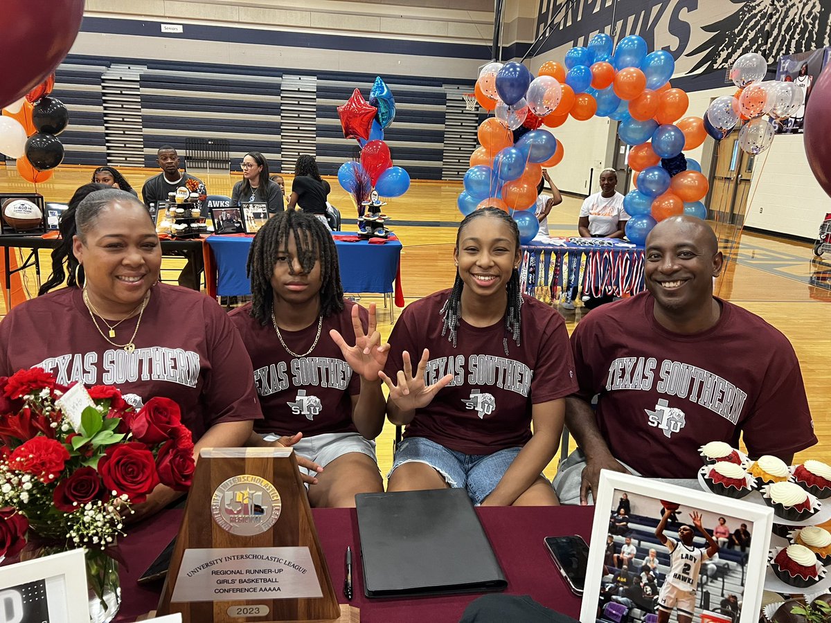 HHS Lady Hawks Bball tweet media