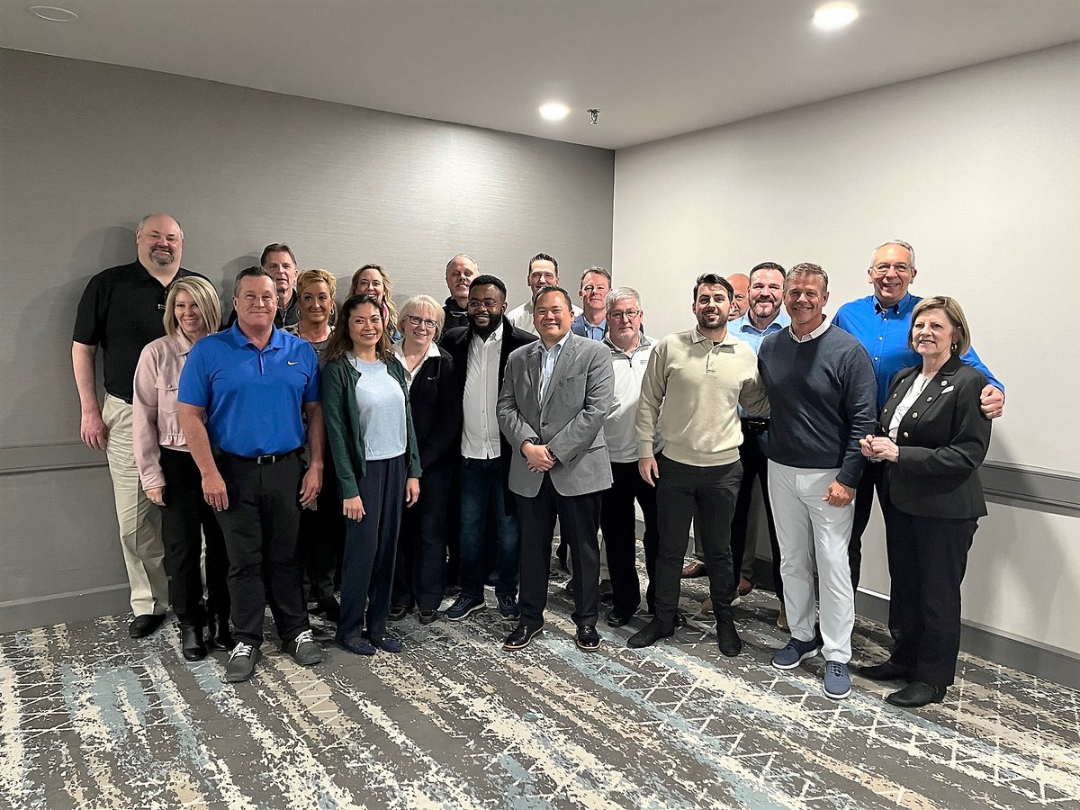 ARKRAYUSA's tweet photo. We are happy to have some of our amazing sales team in Edina for exciting new product training this week! 

#teamwork #success #arkray https://t.co/u2tupyahRT