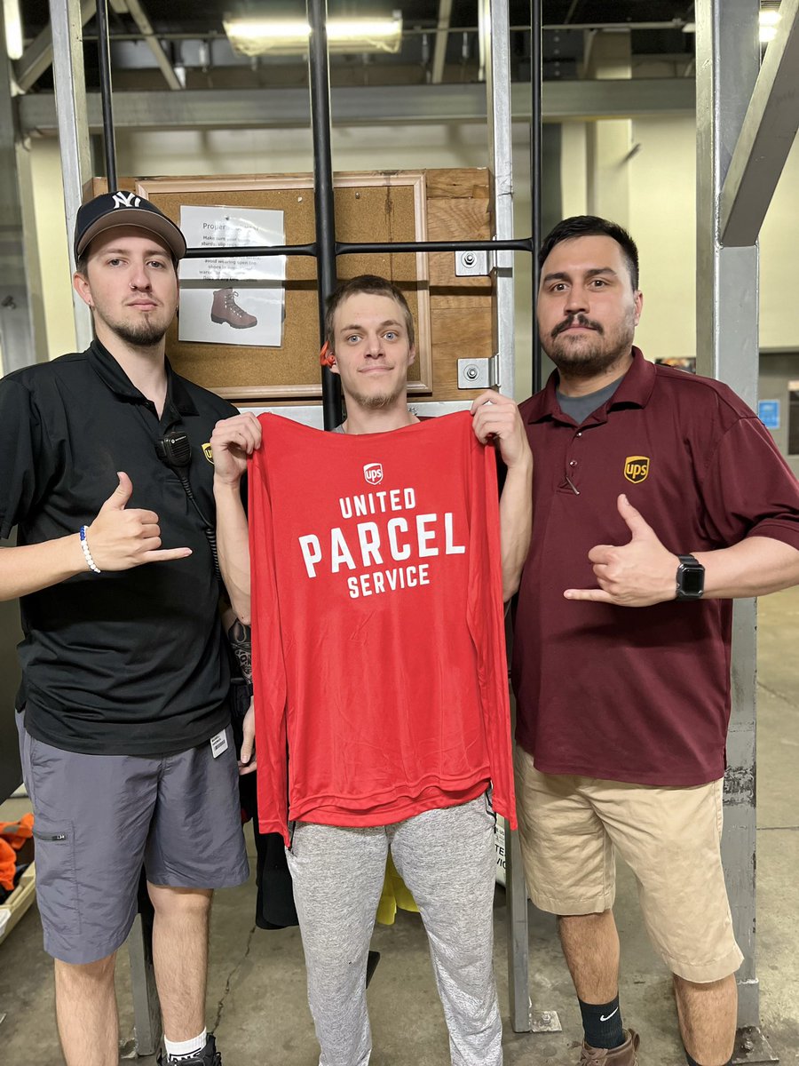 Recognizing <a href="/UPSers/">UPSers</a> Landon Robertson for doing an outstanding job at everything he does! Being a great team player and helps everyone out without hesitation! Thank you for everything you do for <a href="/UPS/">UPS</a> <a href="/bigtymer504/">E.J.⚜</a> #DeliverWhatMatters