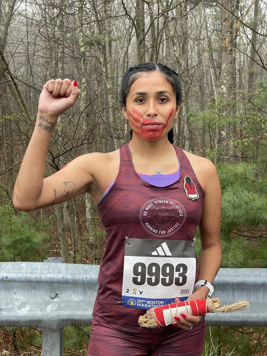Nativetoday_'s tweet image. #RunningForJustice ❤️

26 miles, 26 prayers, for 26 missing and murdered Indigenous relatives. 

I finished the 127th Boston Marathon today!