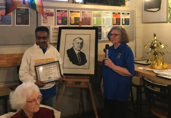tkoszycki's tweet photo. 419 Week @tweetTOLEDO 
417 Day Crystal Awards &amp; Edward Libbey B Day Bash @earnestbeer w/ Portrait reveal by local artist, Robert Shorter LHS 1968 https://t.co/2KMlpyL4Rj
