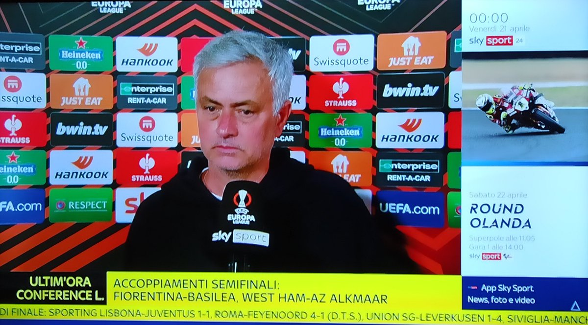 - Paolo Assogna: In studio abbiamo tanti campioni, avranno tante curiosità da chiederle. 

- #Mourinho: non c'è #Cassano?

#RomaFeyenoord 
#EuropaLeague 
#UEL