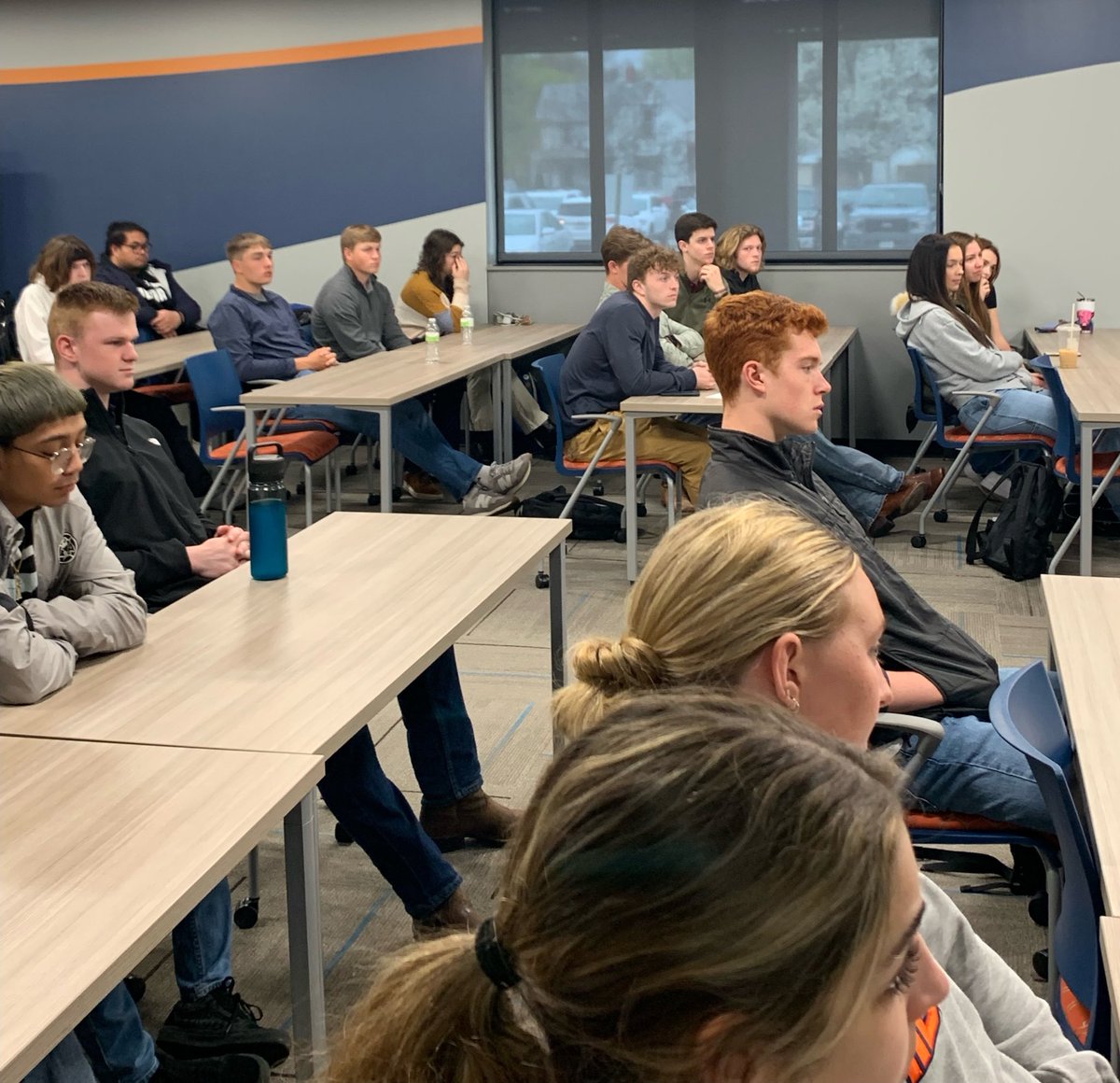 MidlandU_Biz's tweet photo. A big thank you to the five representatives from Methodist Fremont Health for coming in and talking to our Survey of Business Careers classes today!! π
#midlandubiz #midlandbusiness #dsob https://t.co/pW1dhgCllR