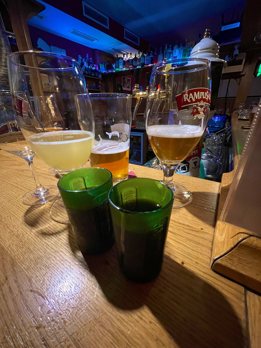 sifkka's tweet photo. Tak nějak nebudu tvrdit, že jsem na ten restart systému pyšná …zítra tohle snad radši smažu, ale teď …
#pijemekolu #nenitonahoda #jednouzarok #malejpatek #katastrofa #pivoteka https://t.co/jfXJnBHivh