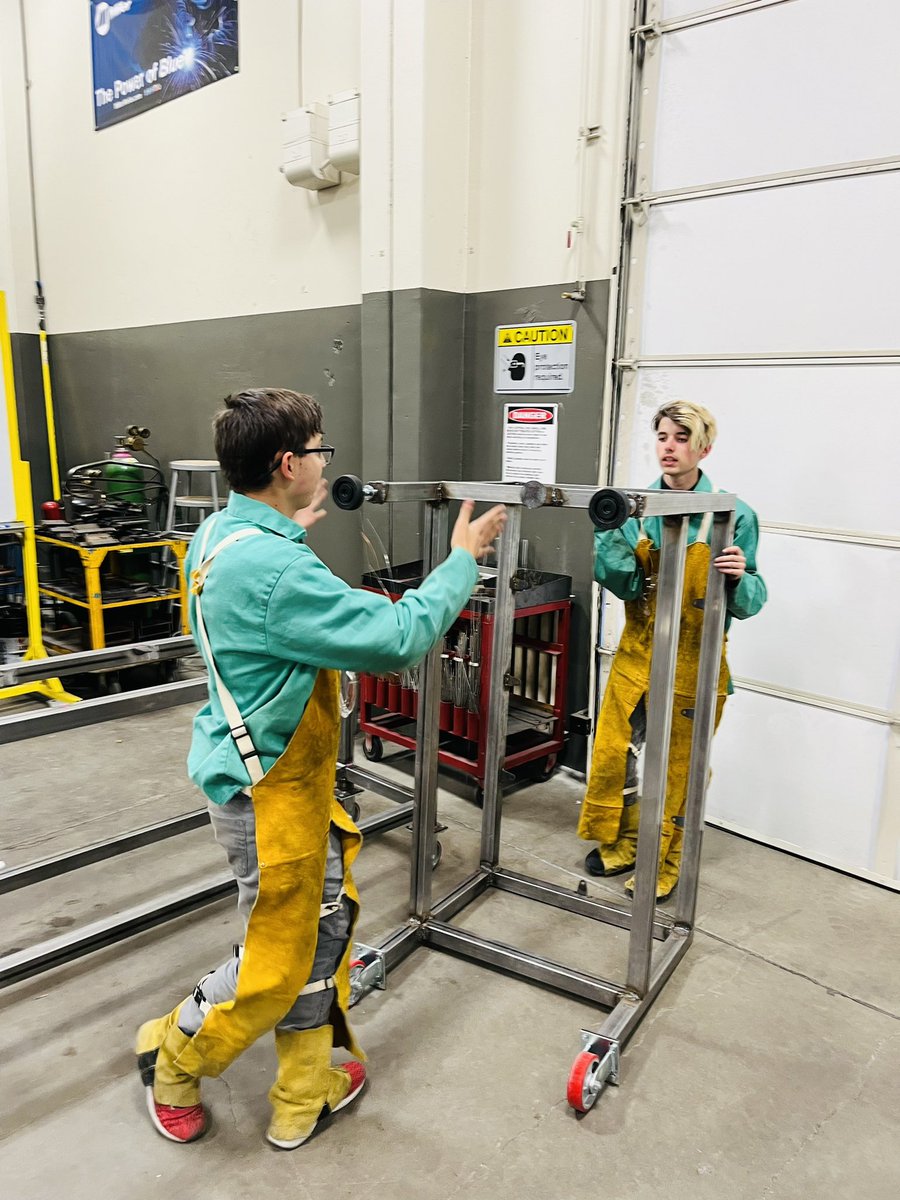 yvonhicks's tweet photo. NWCTA Mechanical Technology students! #SkillsUSA 2023! @NWCTAPrincipal https://t.co/AoBfdFSaPs