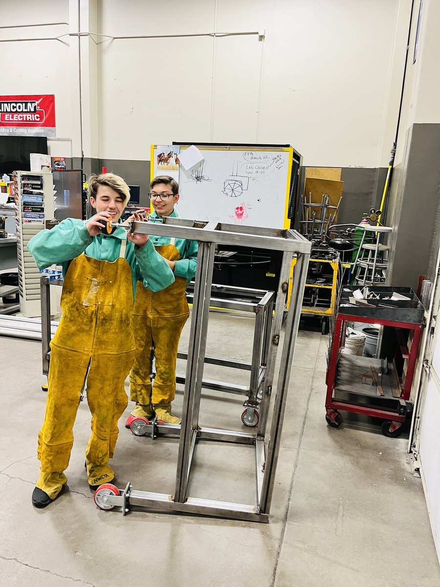 yvonhicks's tweet photo. NWCTA Mechanical Technology students! #SkillsUSA 2023! @NWCTAPrincipal https://t.co/AoBfdFSaPs