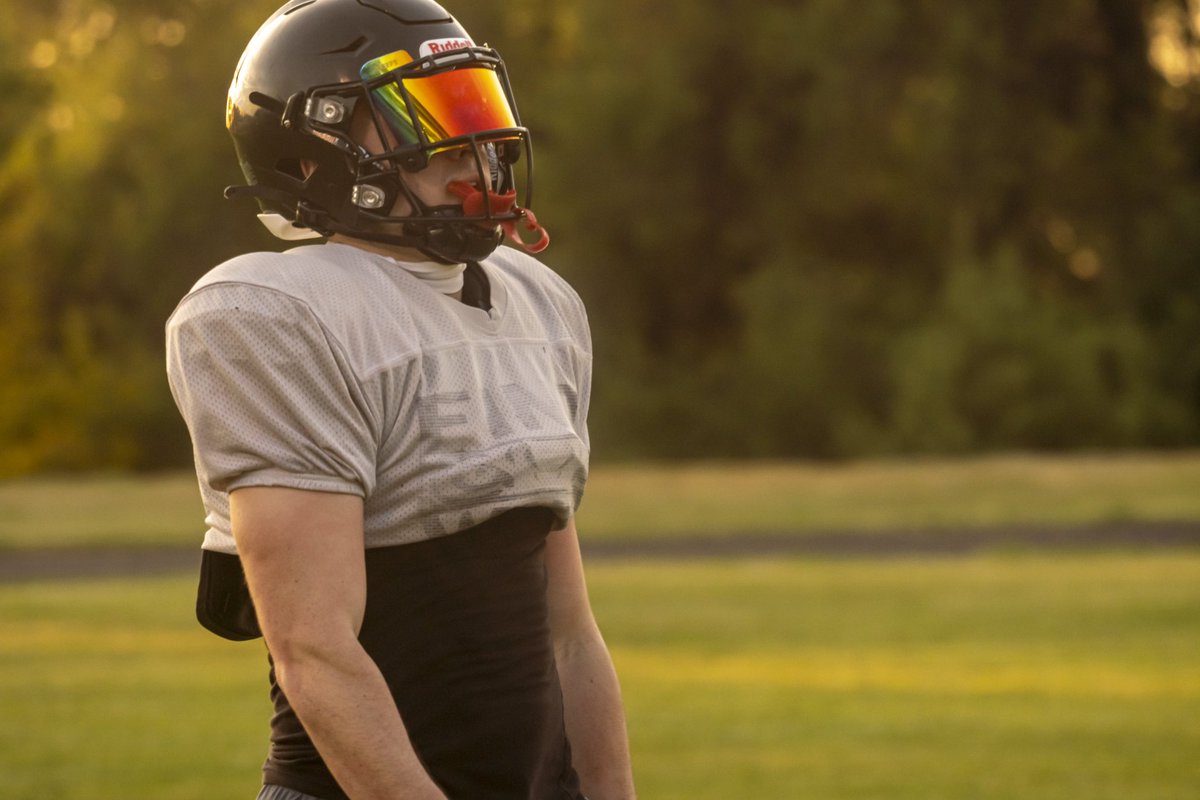 ReedleyCFB's tweet photo. Versatile WR &amp; TE Group! Speed meets Size! Come check em out..🚀🧨@anthony_redix @andrew_dowie5 @Austinwilbourn2 @JCaldero8 @CoachDreWalton @AngelLanderosJ1 📸 credit: @Chris_L017 https://t.co/5TY41A5AXV