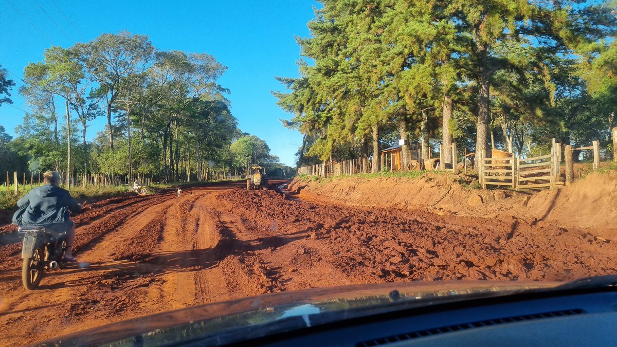 Demnächst Asphalt bis zur Kolonie.