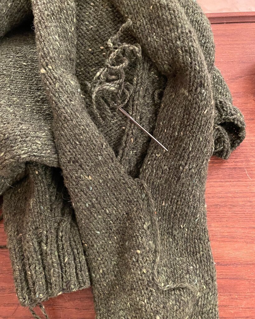 CustomFitKnits's tweet photo. This is one of the reasons I recommend seaming with a strong yarn. I should have grabbed a strong yarn in a similar green to sew these seams. 

Instead, this lovely, soft, woollen spun yarn breaks apart while seaming if I pull too hard. I have sworn so m… https://t.co/XOzSz4fjLW https://t.co/OBIjBPbZnt