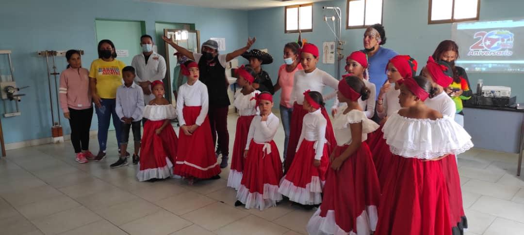 Se realiza en el CDI #2 Ángel López Rondón en el estado Nueva Esparta actividad cultural en saludo al 
#20AniversarioBarrioAdentro
#MejorEsPosible
#CubaPorLaVida
#HéroesDeLaSalud
#MejorSinBloqueo 
#FidelPorSiempre 
#ChavezPorSiempre 
#LogrosEnRevolución
@cubacooperaven
