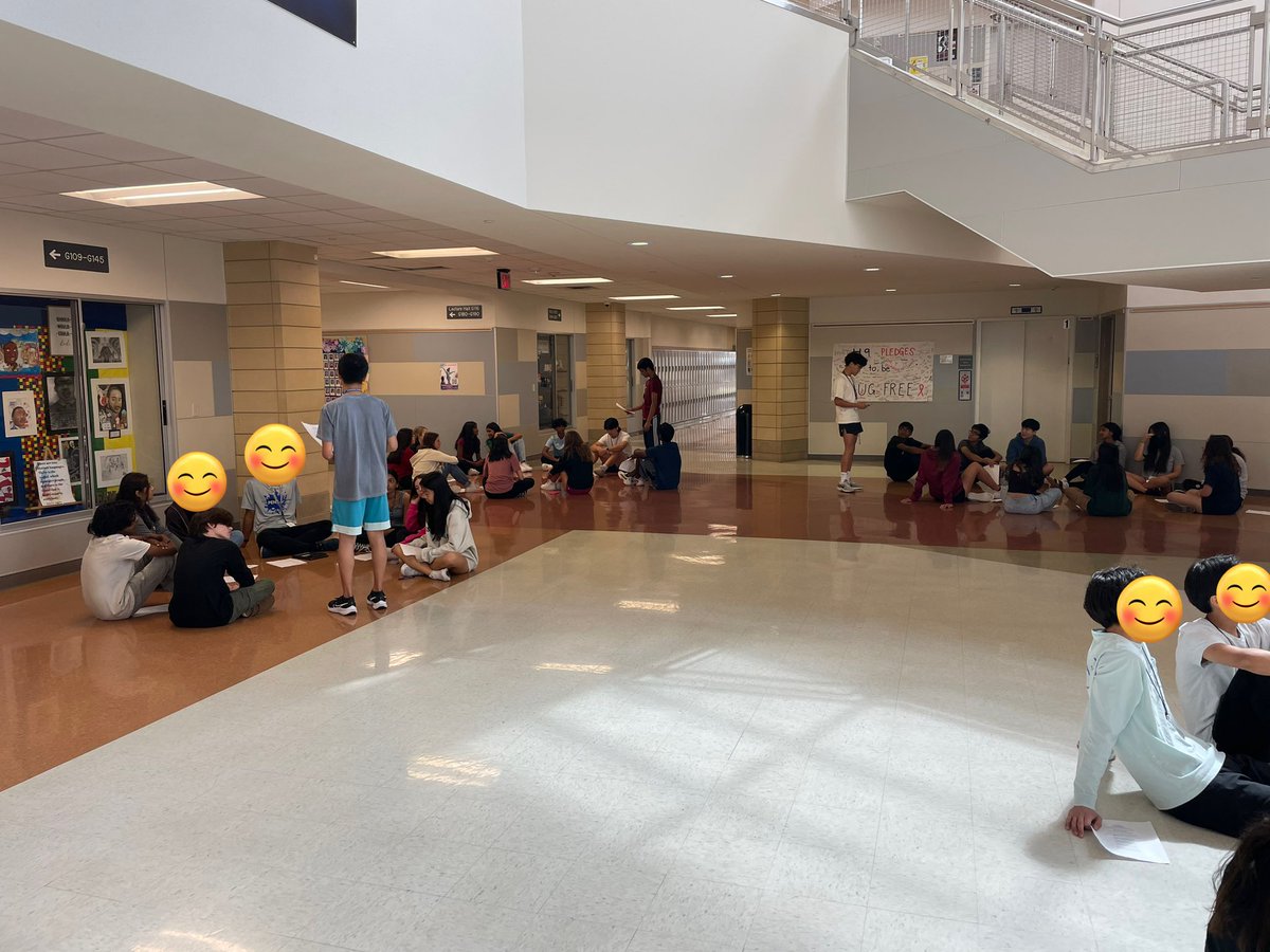 alysonvick's tweet photo. Prep day for our first ever English I Spoken Word Showcase! How wonderful to watch students tap into their writer voices and share their poetry. https://t.co/Ulae1JxQiD
