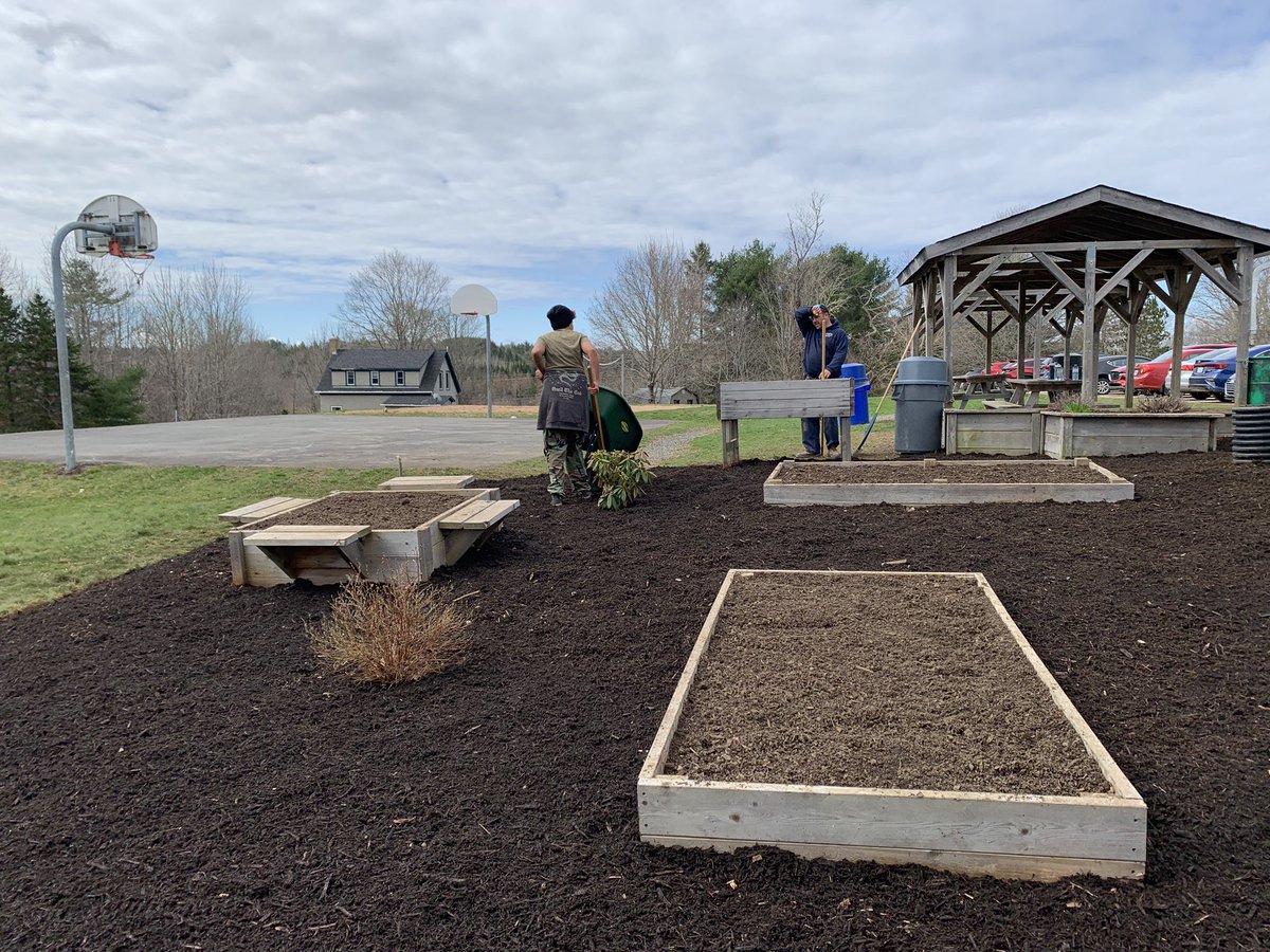 Thank you Nature’s Reflections Landscaping Ltd for donating time and material to work with <a href="/ssrsbngrhs/">New Germany High</a> students cleaning up our school gardens. New soil, compost, mulch, pad for our greenhouse, and they planted our pear, cherry, plum, and apple trees. A great few days. @SSRCE_NS