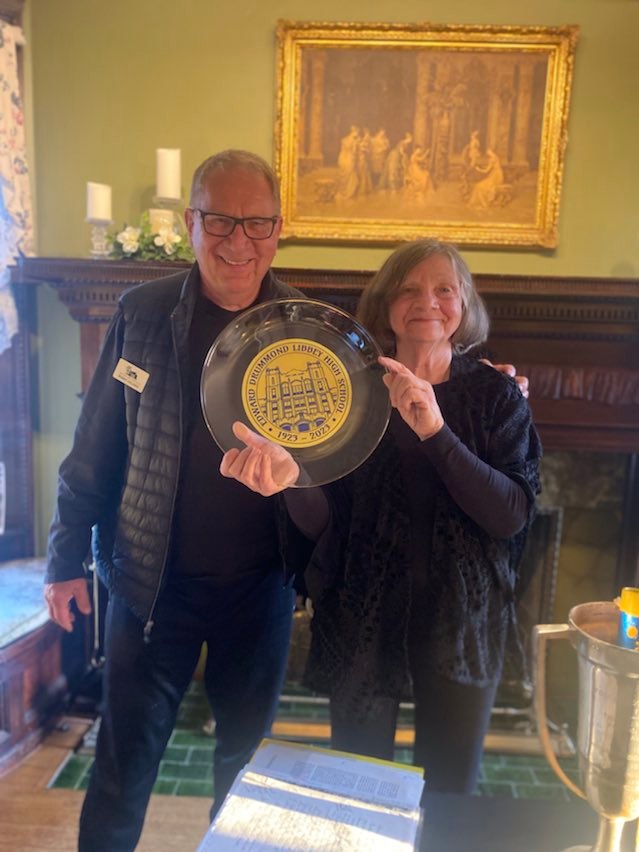 tkoszycki's tweet photo. 419 Week 
418 Libbey House Foundation Spring Salon Series &amp; Tour
 https://t.co/k9NcPEhASr
Special reveal of 100-year-old painting of Libbey HS &amp; toast to EDL🍾
Talk by Sue Terrill LHS 1966 https://t.co/mDki5EPQlR