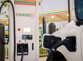 #7Eleven announced it’s opening up a nationwide network of rapid chargers called 7Charge to add Level 3 DC fast charging to its #conveniencestores. #7elevenusa  #ev #evcharging #evchargingstations #evchargingstation #evs