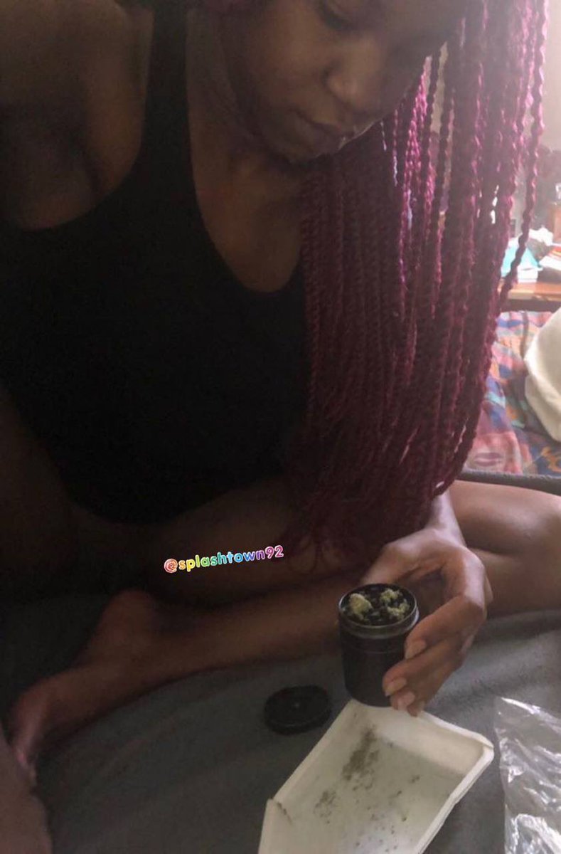 splashtown92's tweet photo. Can I send you my selfies when I’m high and horny⁉️🥴🥴

ℹ️ Click the link in my bio to subscribe https://t.co/9ltzfiHWyL