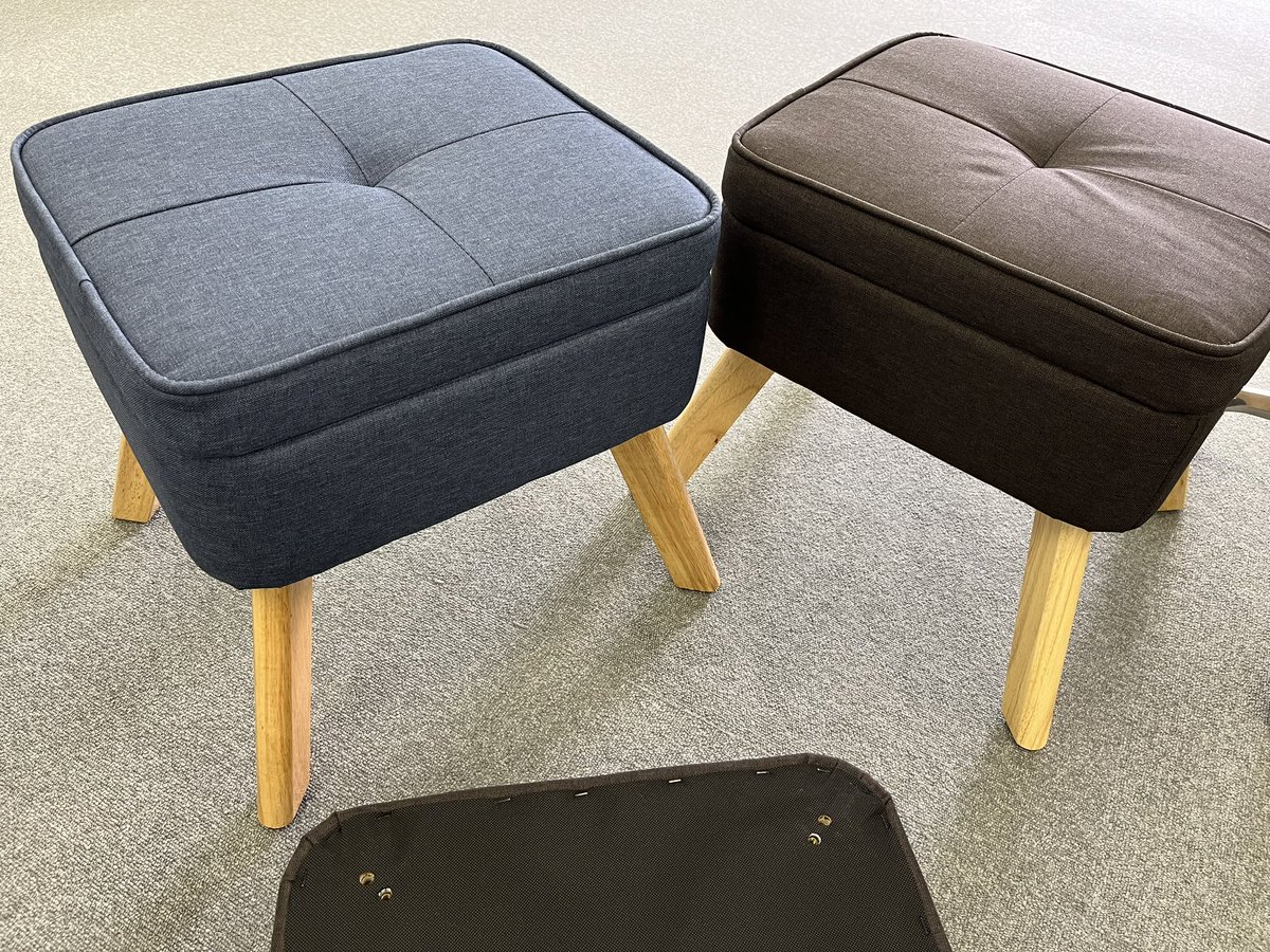 なんでこの時間から椅子作ってんだ………