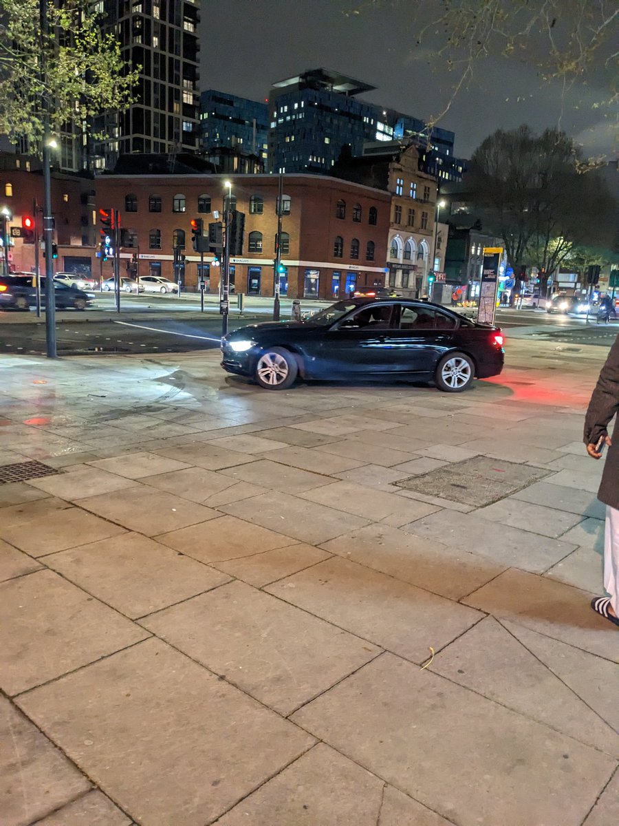MBO_EF's tweet photo. Here's this car entirely driving on the pavement this evening on Mile End Road @MetCC, any action that can be taken? https://t.co/l5cR9uT43C
