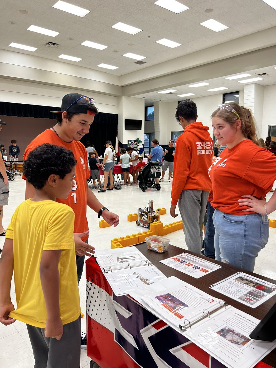 Proud to #RepTheB at <a href="/NISDSteubing/">Steubing Elementary</a>’s #STEM Night and spread #STEMAwareness and info about <a href="/FTCTeams/">FIRST Tech Challenge</a> and <a href="/FRCTeams/">FIRST Robotics Competition</a> with the younger members and their families of our #NISDFamily!