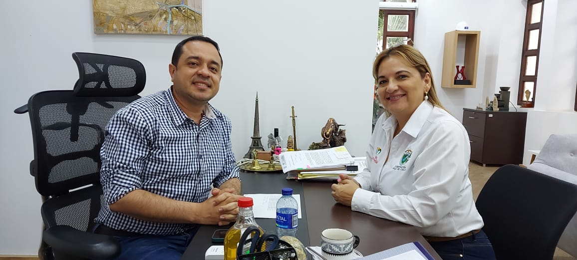 OficinaNorte's tweet photo. Finalizando la jornada del día de hoy, La Dra @OficinaNorte, Martha Lucía Vélez Mejía se reunió con el doctor Víctor Álvarez, alcalde del municipio de Cartago, para tratar temas de interés general y analizar las inversiones  en el marco de los proyectos trazados por la @GobValle https://t.co/NUdK5Hs9gG