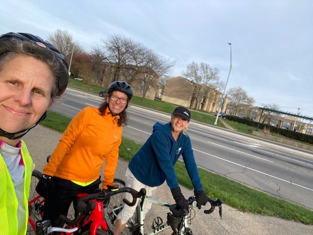 tkoszycki's tweet photo. 419 Week 
#419Day 🎉🥳🚴🏿‍♂️🚴🏿🚴🏿‍♀️ Ride Across Toledo at Downtown Toledo @earnestbeer 
Not happy about sitting today 😂 https://t.co/451dvSpVx4