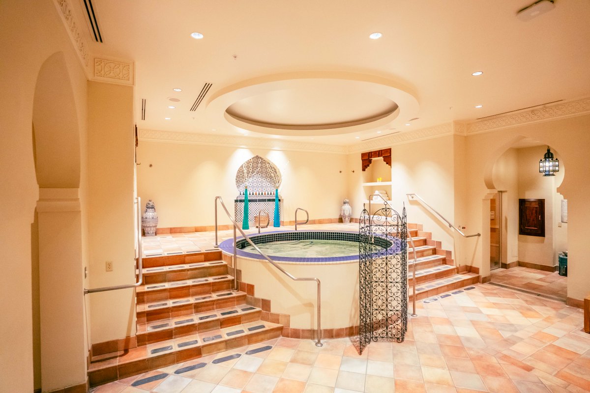 PHVegas's tweet photo. Take some time for yourself this #VegasVacay and book a treatment at #ReflectionsSpa ✨ 

Book your treatment 👉 https://t.co/O4fR5rfkLP https://t.co/uUCRySB5Z9