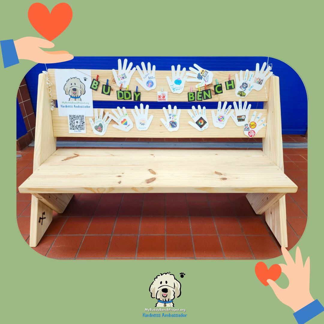 Making friendships and spreading anti-bully messages on the #BuddyBench by school students. 🤩

#MyBuddyBenchProject

#BeABuddyNotABully #BeKind #Support #BeFriendly #SpreadLove #SpreadRespect #LetsBeFriends