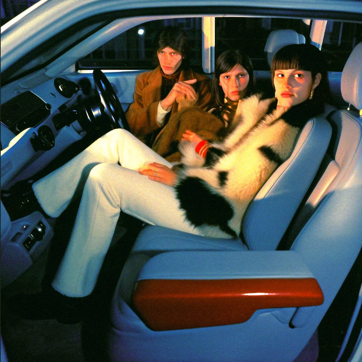 hisallyba's tweet photo. #1 CarPool //  Hisally Collection 

Snap from a weird car 

#AIIA #aiphotography #postphotography #nft #NFTNYC #fineartphotography #streetphotography #hisally https://t.co/04tNIzQ4bP