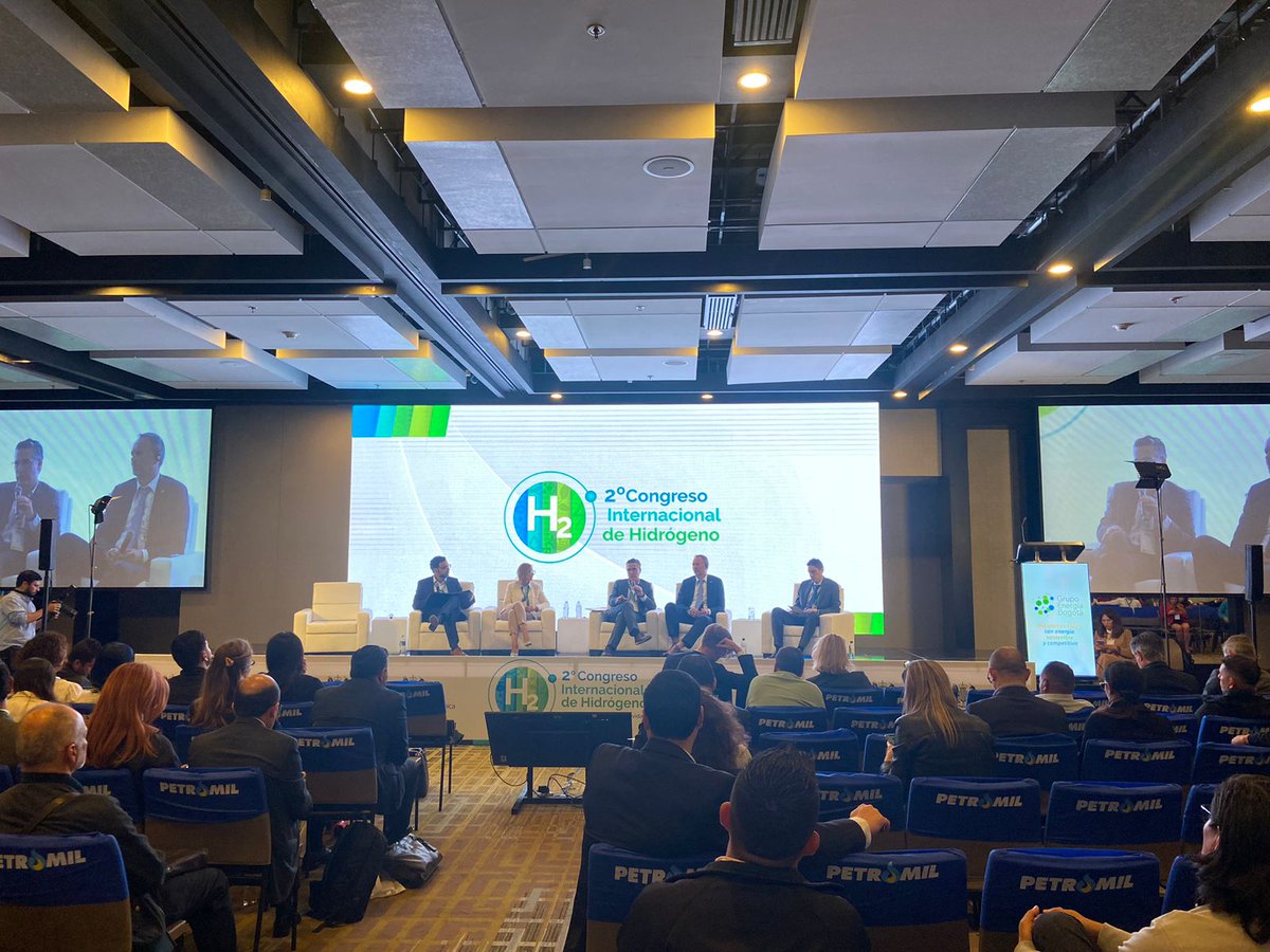 TGISAESP's tweet photo. #EnVivo | “Una transición energética debe ser ordenada y planeada para que sea justa y poder alcanzar los objetivos que tenemos como país” Santiago Acosta, vicepresidente de transformación de TGI en el Segundo #CongresoH2Col #Hidrogeno. #TransiciónEnergética https://t.co/FZPTx3yenp