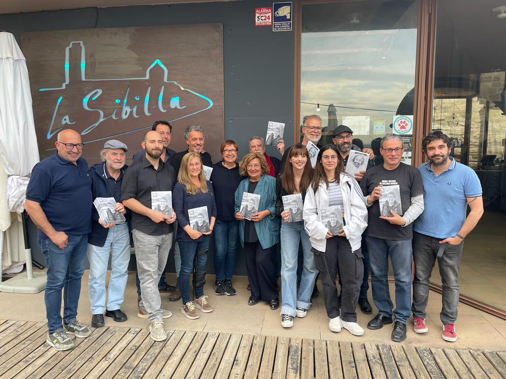 alfapla1's tweet photo. Presentació del número 39 de @PLEC18. Sí, 39 numeracos d’una revista cultural autofinançada, sense anuncis ni ajuts institucionals.
#plec #revistaplec #LaCulturaComAEcosistema https://t.co/wYDEdeOE9C