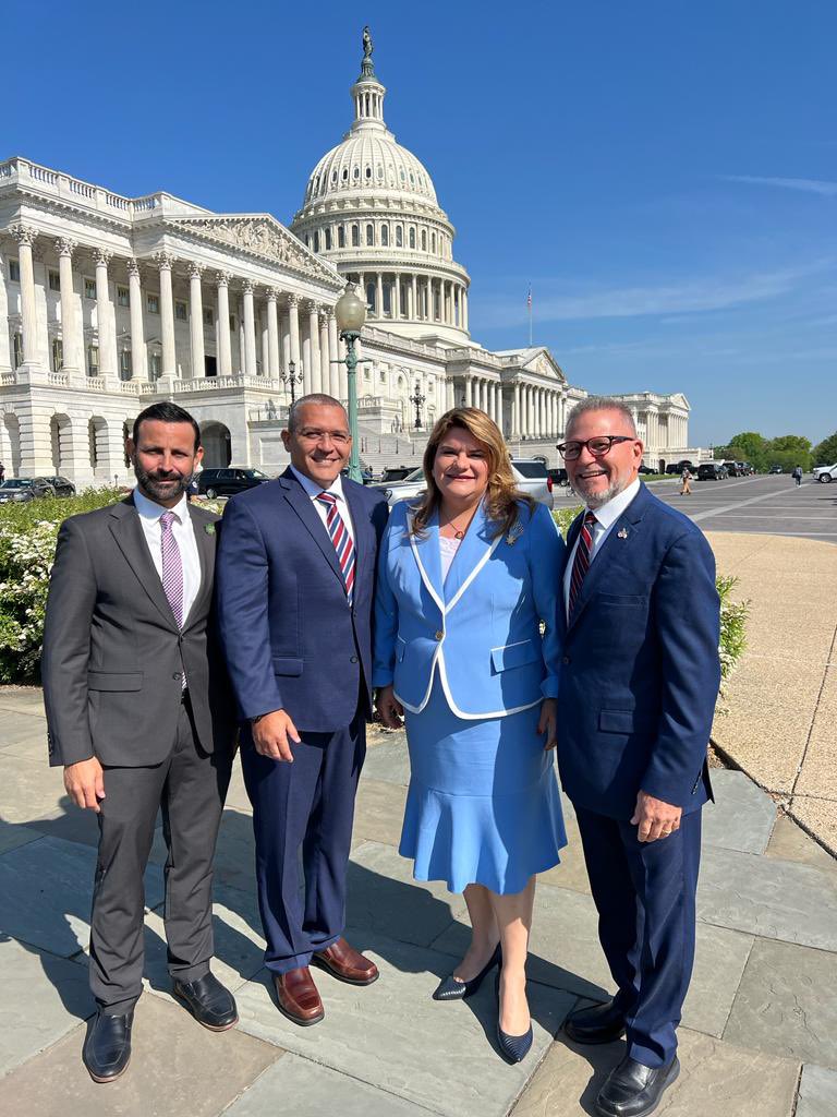 QuiquitoMelende's tweet image. En Washington junto a nuestra Comisionada Residente, Jenniffer González, en la radicación de la Ley del Estatus de Puerto Rico.