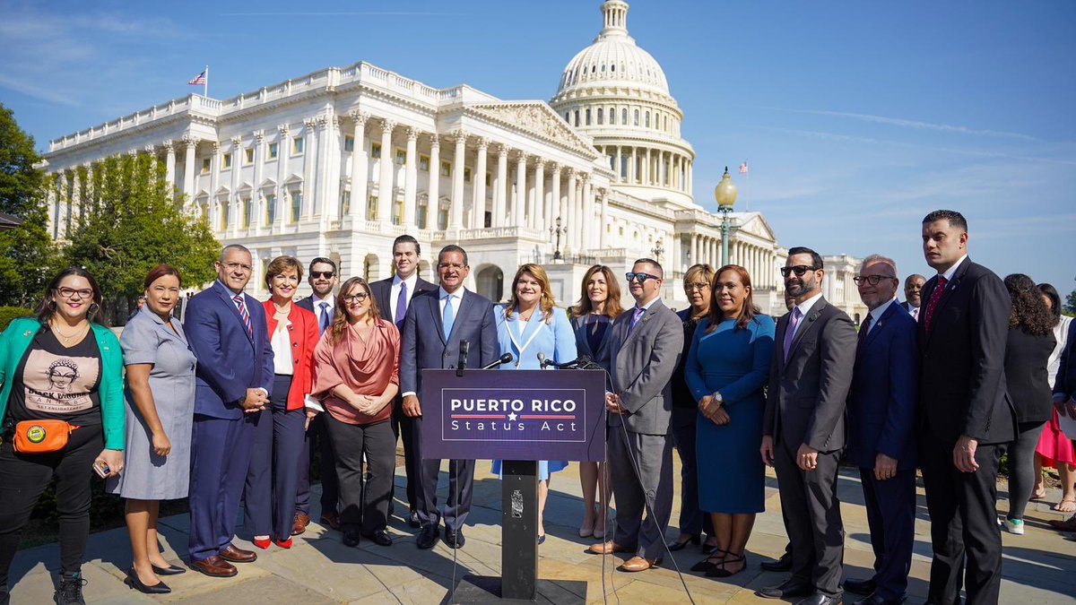 QuiquitoMelende's tweet image. En Washington junto a nuestra Comisionada Residente, Jenniffer González, en la radicación de la Ley del Estatus de Puerto Rico.