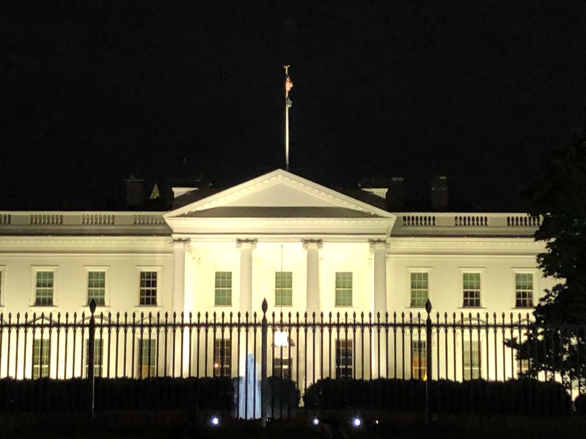 AmandaCIllinois's tweet photo. America’s House. Current resident of the Biden’s and their four legged friends. #WhiteHouse https://t.co/eZMjuU1fRq