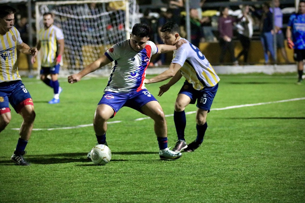 📸 Postales de la FECHA 4 de la <a href="/ligadetuiteros/">Más Liga</a> 😎

#JuegaLaPesada 🌪️🔵🔴