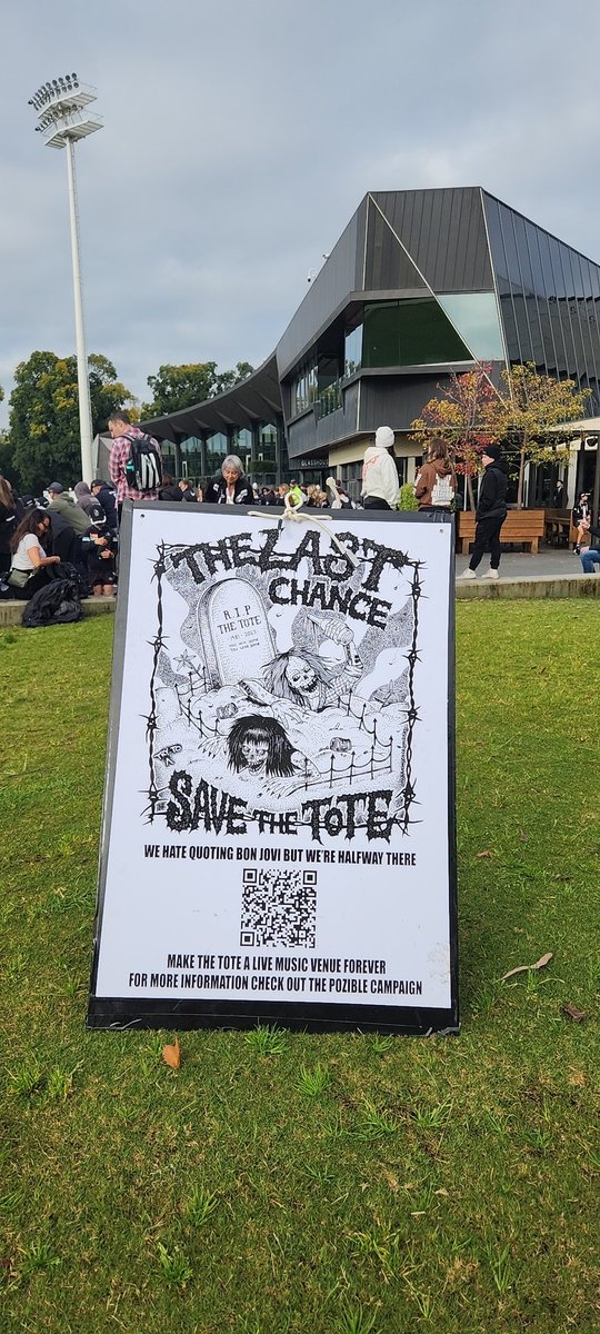 strapped4thrash's tweet photo. Hey @CollingwoodFC - help save an icon of your suburb forever

https://t.co/AeIA6JoZRG https://t.co/4ibjOGOrF4