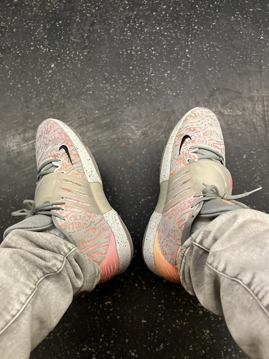 reemomeerak_'s tweet photo. This week been on one with #KOTD
#ReemoApproved https://t.co/AVUPjKkCBE