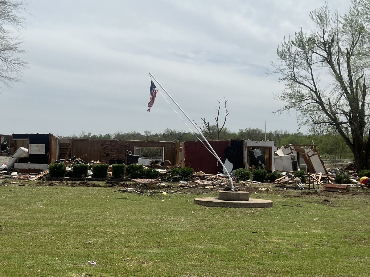 Nuestro videografo fue a Cole para captar imágenes de los daños de anoche. Para ver los videos recuerde sintonizarnos a las 10 PM.
