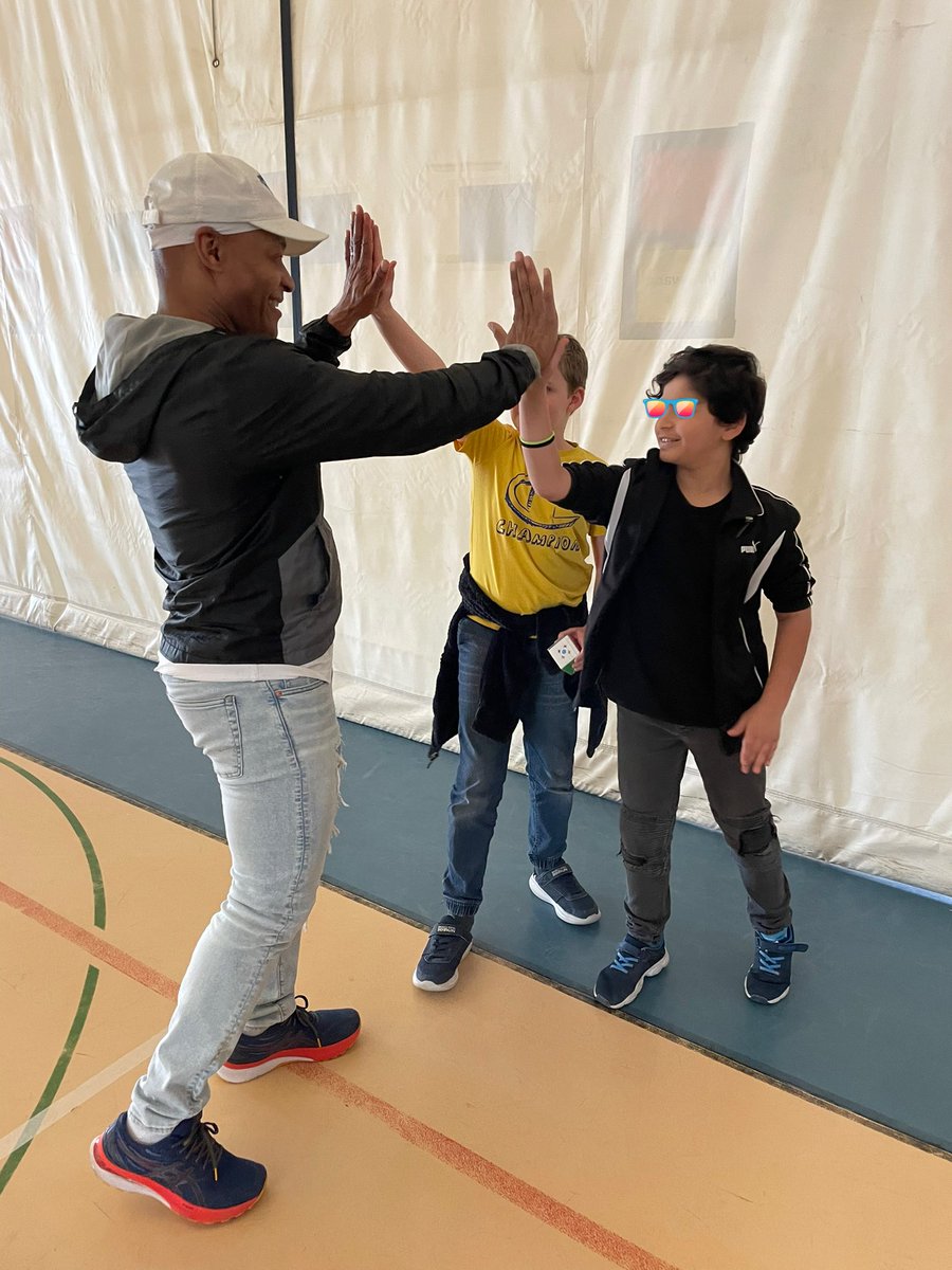 msjungsclass's tweet photo. @McKeeSchool First Wellness day was a huge success! Students were excited to engage in various activities from zentangle drawings, yoga, @TOPublicHealth nurse, dairy farmers and so much more! 😍🤩@LC2_TDSB @DomenicGiorgi @tdsb @TDSB_MHWB https://t.co/7Kjvznitl1