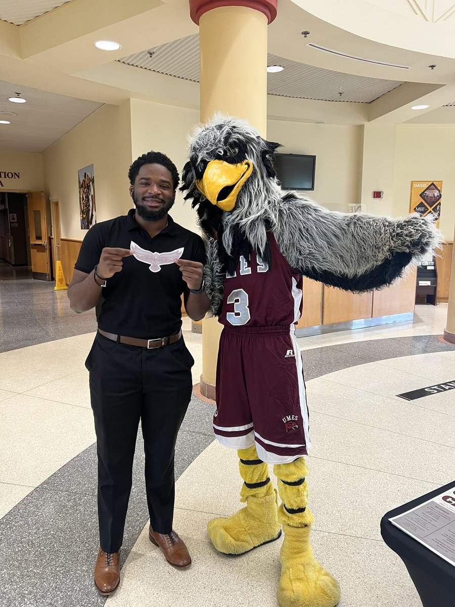 umesbrave's tweet photo. Last week Harry joined us to help spread the word that Hawks Get Consent. #umes #itstheconsentforme #hawksgetconsent #brave #sexualassaultawarenessmonth https://t.co/7JusImeTnA