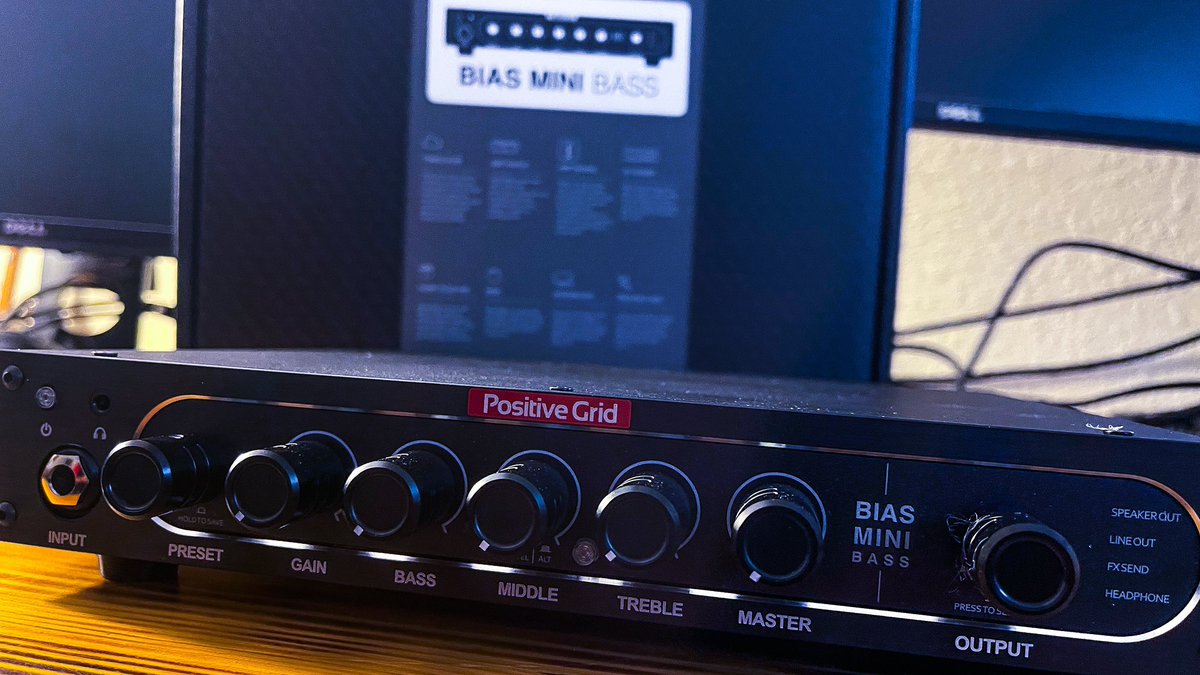Chewyid's tweet photo. @PositiveGrid I finally got a Bias Mini Bass amp. Looking forward to the power and possibilities with this bass amp https://t.co/3DBuuUFCgS