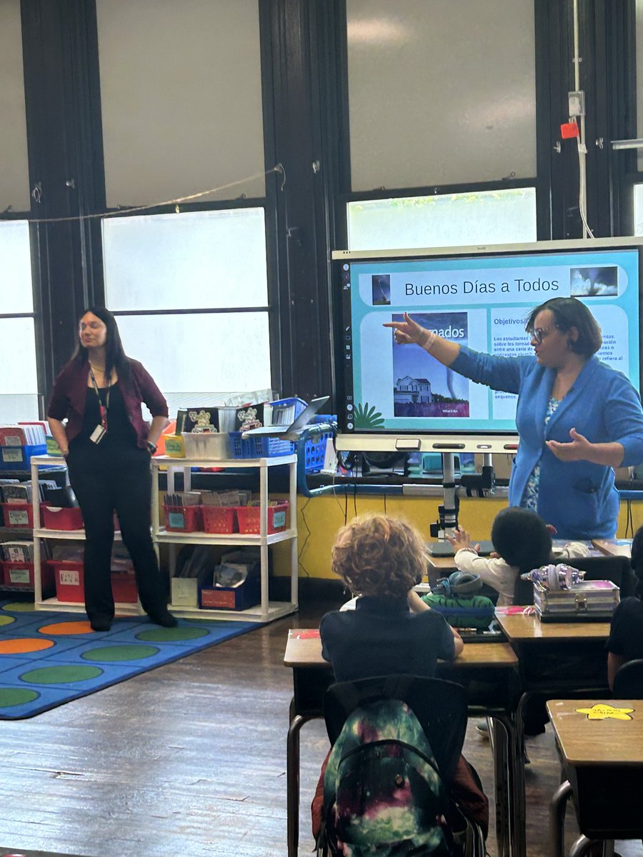 frannewberg's tweet photo. @southwark #tech-integration   Amazing visit at Southwark school. Students engaged in reading, writing, and critical thinking https://t.co/ZGEohgUiIS