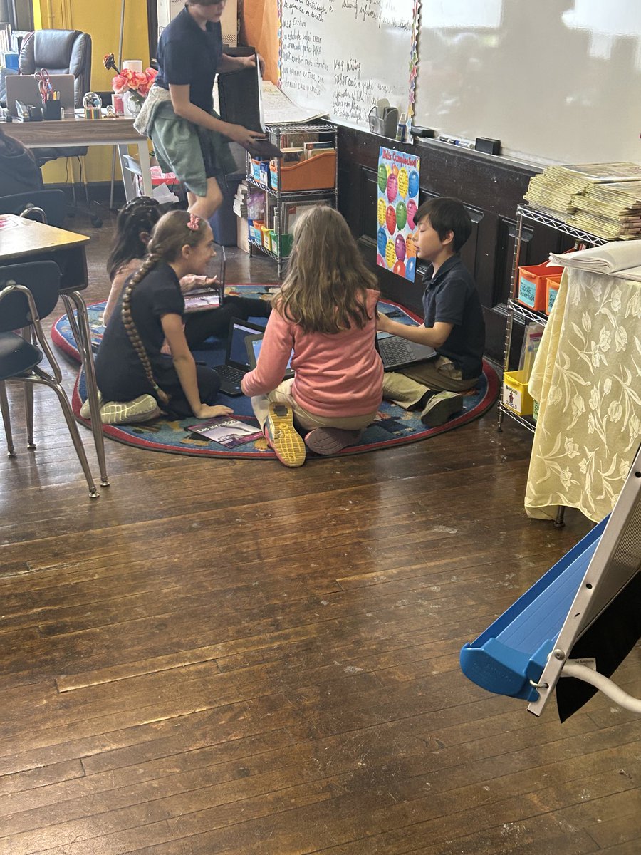 frannewberg's tweet photo. @southwark #tech-integration   Amazing visit at Southwark school. Students engaged in reading, writing, and critical thinking https://t.co/ZGEohgUiIS