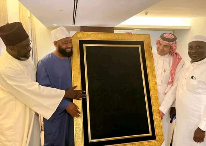 Bagosupportgrup's tweet photo. Niger State Governor Elect, @HonBago Hon.
Umaru Mohammed Bago receive special gifts from an International Trading Group in Saudi Arabia during his lesser Hajj visit.
#compentency
#Transparency
#justice&Equity
#StrongerTogether https://t.co/SIuda0nNps