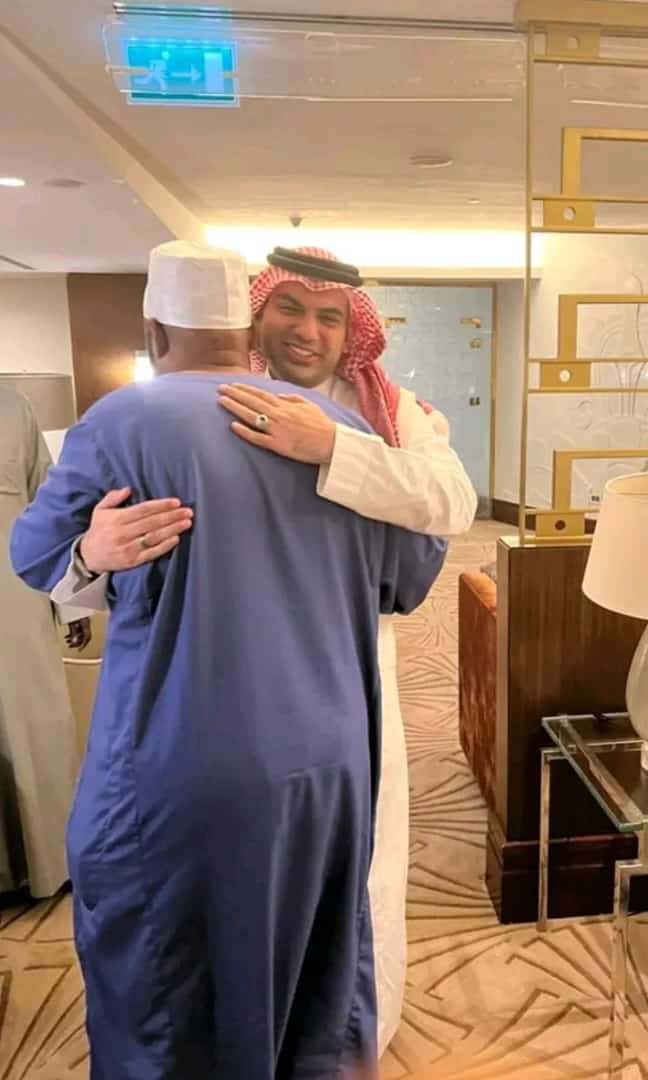 Bagosupportgrup's tweet photo. Niger State Governor Elect, @HonBago Hon.
Umaru Mohammed Bago receive special gifts from an International Trading Group in Saudi Arabia during his lesser Hajj visit.
#compentency
#Transparency
#justice&Equity
#StrongerTogether https://t.co/SIuda0nNps