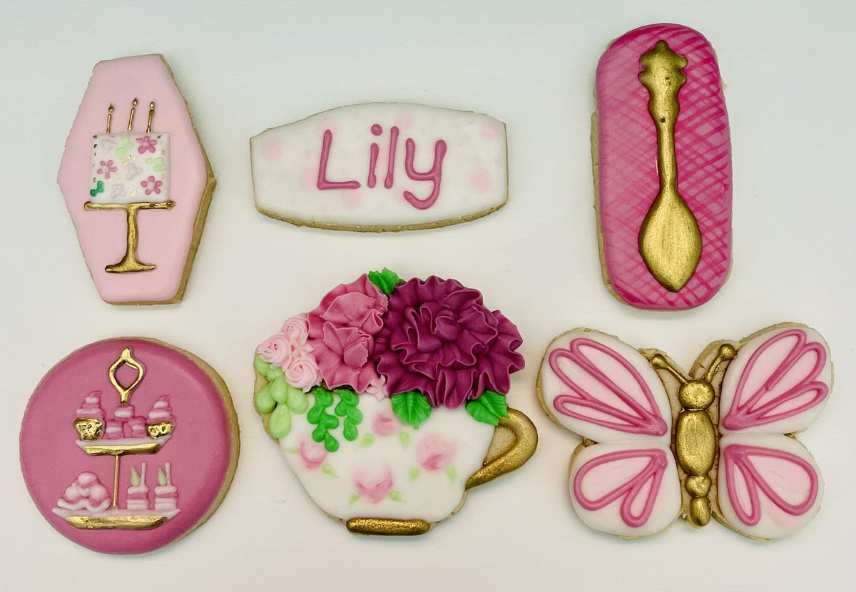 NBomberak's tweet photo. Cookies fit for a tea party 💖 https://t.co/E3L7E374zd