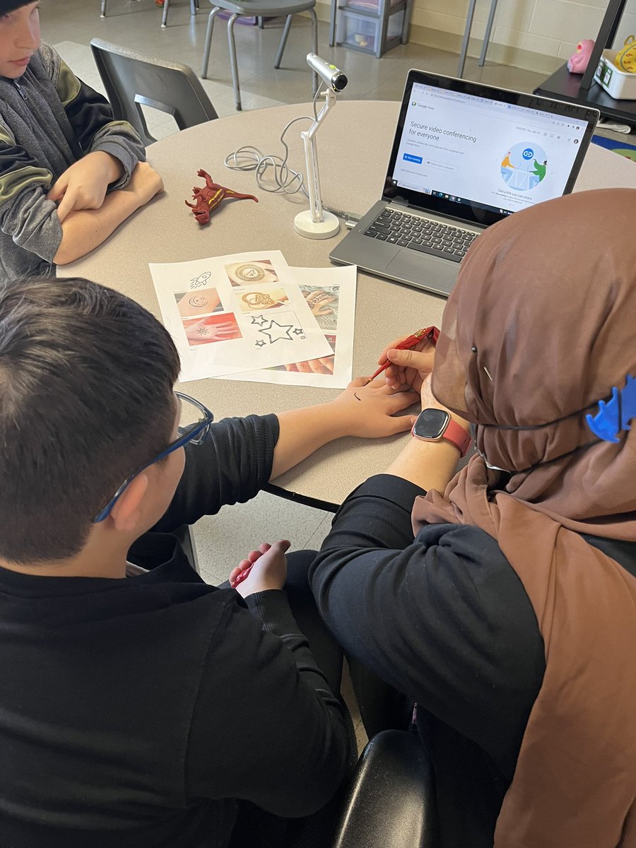 MsCormier1's tweet photo. We were so lucky today to have a special presentation from one of our very own classmates about Ramadan and Eid, followed by a mehndi session by a parent volunteer!

Wishing everyone a very happy and peaceful Eid. 

Eid Mubarak! @ALXCoyotes https://t.co/fHwvGqOYeC