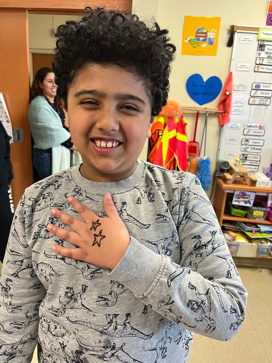 MsCormier1's tweet photo. We were so lucky today to have a special presentation from one of our very own classmates about Ramadan and Eid, followed by a mehndi session by a parent volunteer!

Wishing everyone a very happy and peaceful Eid. 

Eid Mubarak! @ALXCoyotes https://t.co/fHwvGqOYeC